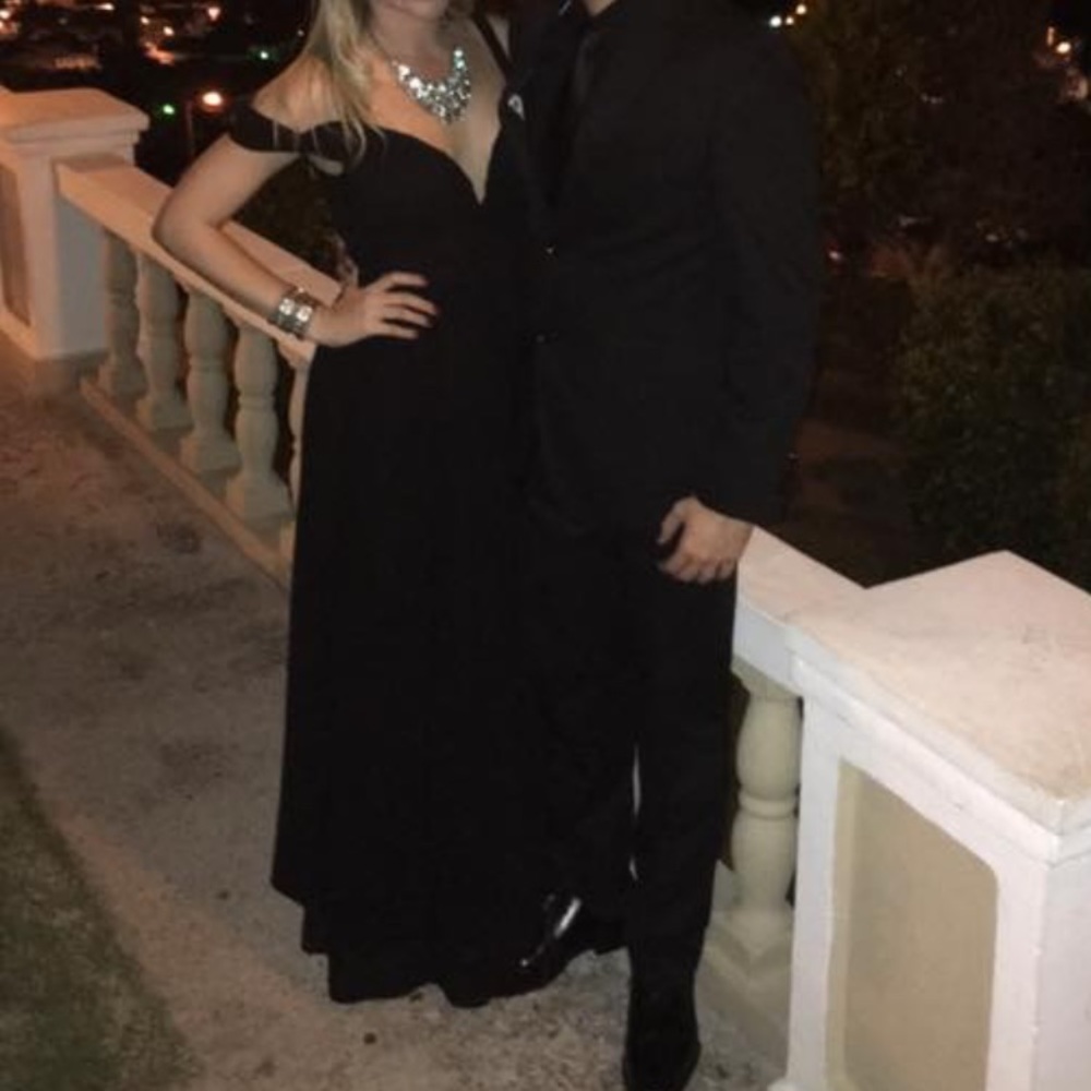Black Beautiful Dress - Picture 2 of 5